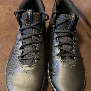 Under Armour mens size 9.5
